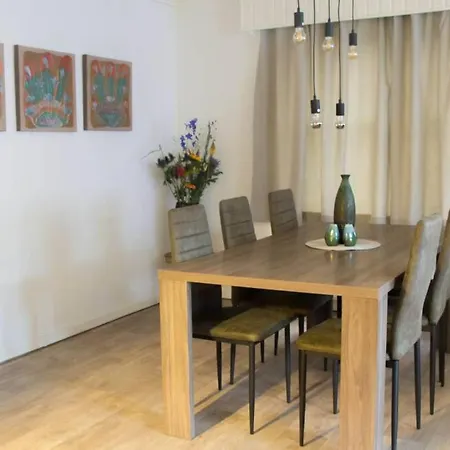 't Onderdak Apartment *